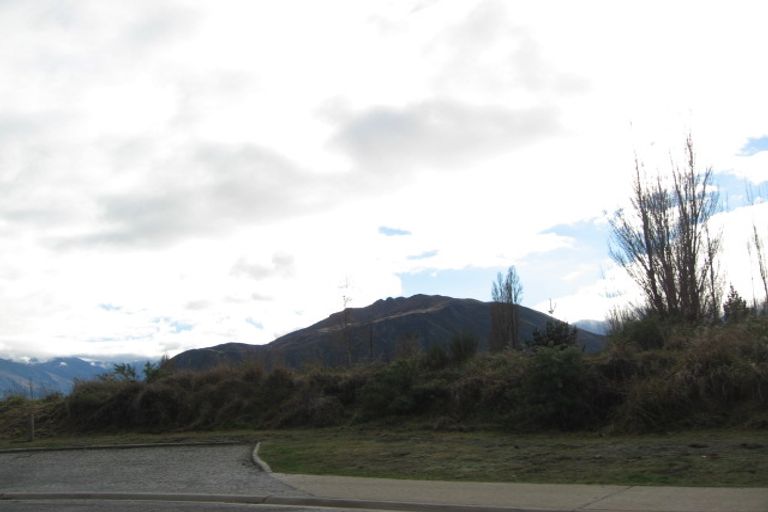 Photo of property in 28 Waimana Place, Wanaka, 9305