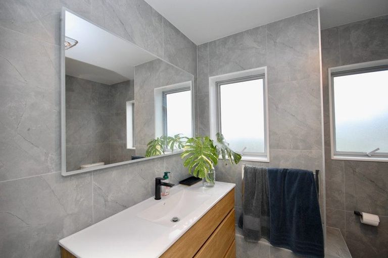 Photo of property in 298f Sunset Road, Windsor Park, Auckland, 0632