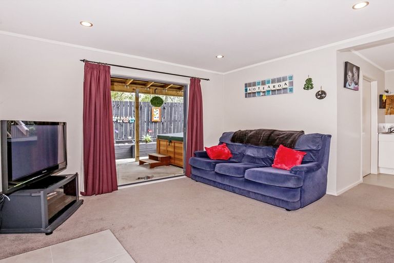 Photo of property in 97 Woodlands Park Road, Titirangi, Auckland, 0604