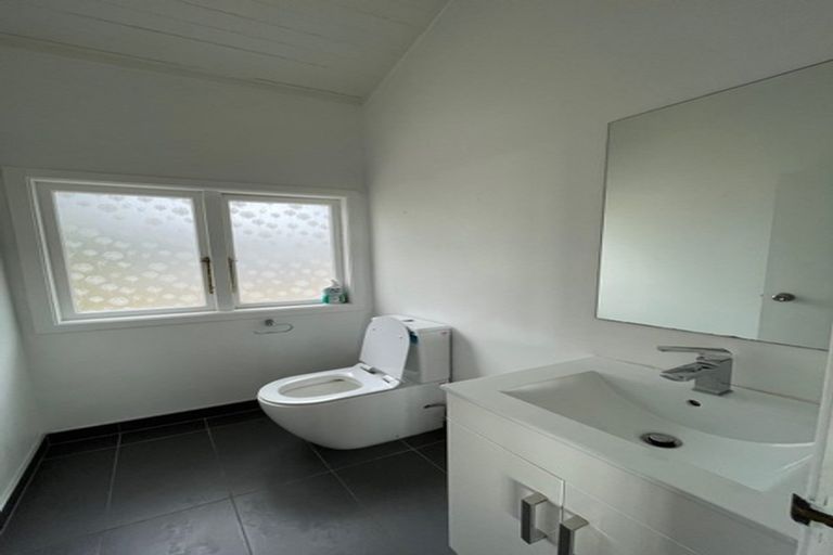 Photo of property in 283 Old North Road, Kumeu, 0892