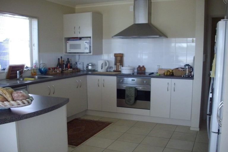 Photo of property in 24 Stranraer Crescent, Wattle Downs, Auckland, 2103