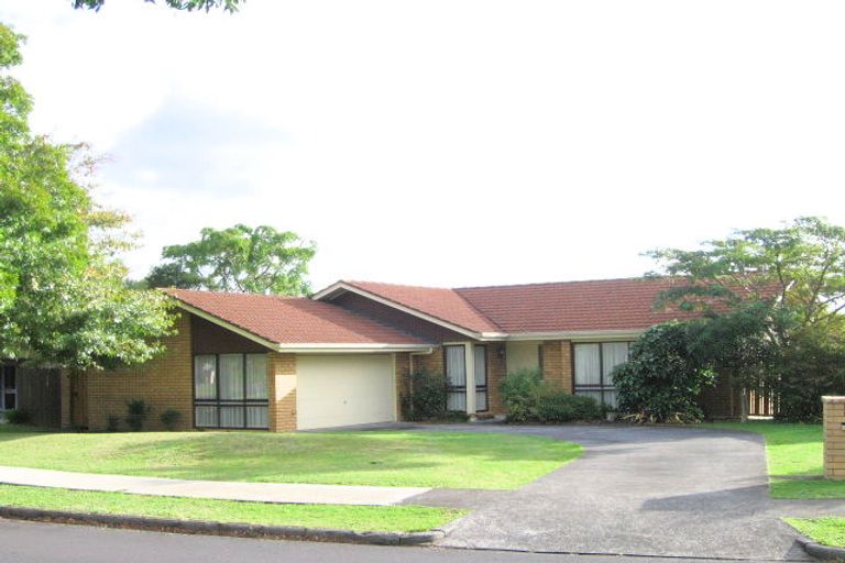 Photo of property in 15 Raddock Place, Farm Cove, Auckland, 2012