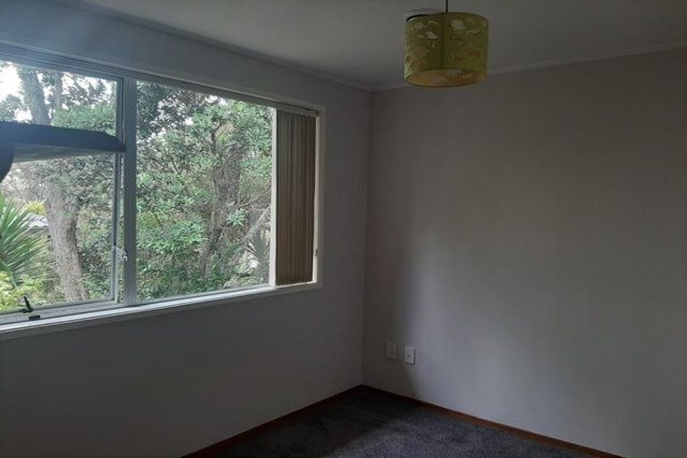 Photo of property in 19 Stallard Place, Glen Eden, Auckland, 0602
