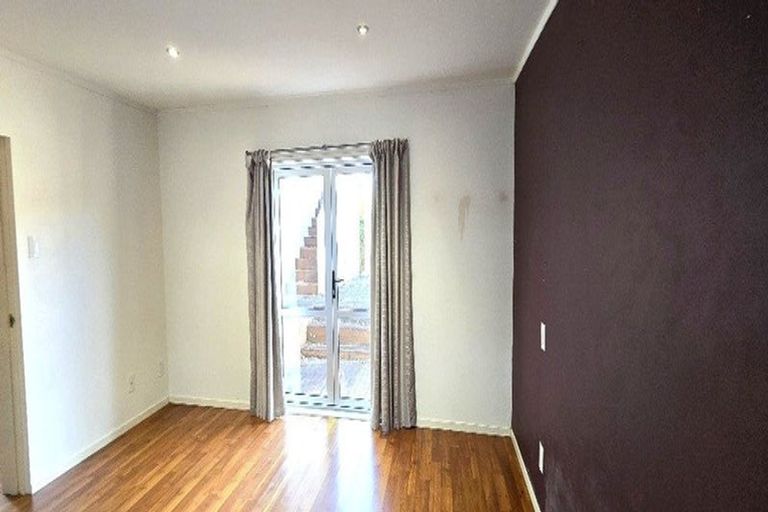 Photo of property in 2/167 Coronation Road, Hillcrest, Auckland, 0627