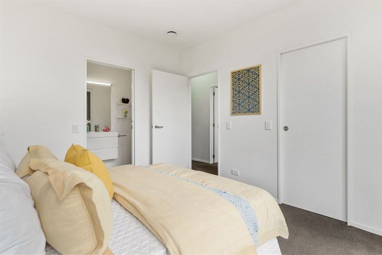 Photo of property in 9 Lieutenant Lane, Papakura, 2110