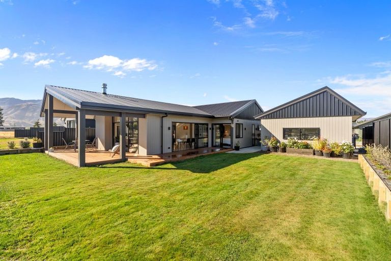 Photo of property in 25 Ellacott Lane, Lake Hawea, 9382