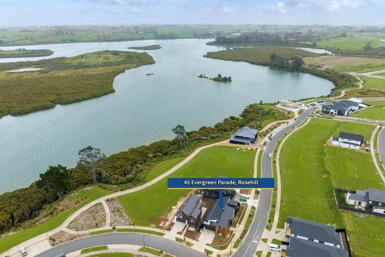 Photo of property in 45 Evergreen Parade, Rosehill, Papakura, 2113
