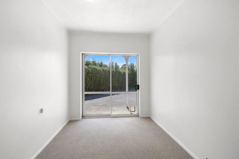 Photo of property in 3b Hunter Place, Merrilands, New Plymouth, 4312