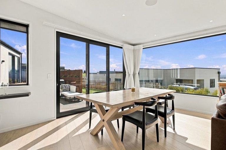Photo of property in 19 Rauhea Lane, Clifton, Christchurch, 8081