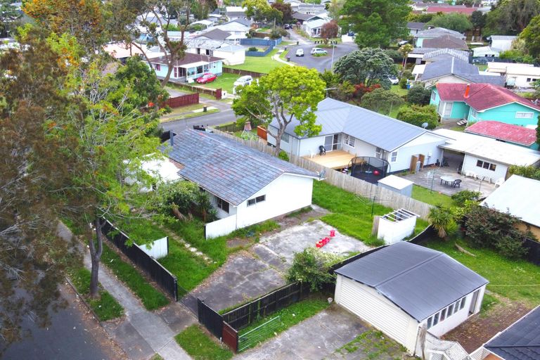 Photo of property in 3 Sandrine Avenue, Clover Park, Auckland, 2019