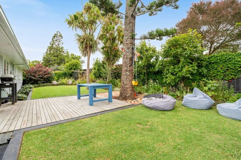 Photo of property in 407a Main Road, Huapai, Kumeu, 0810