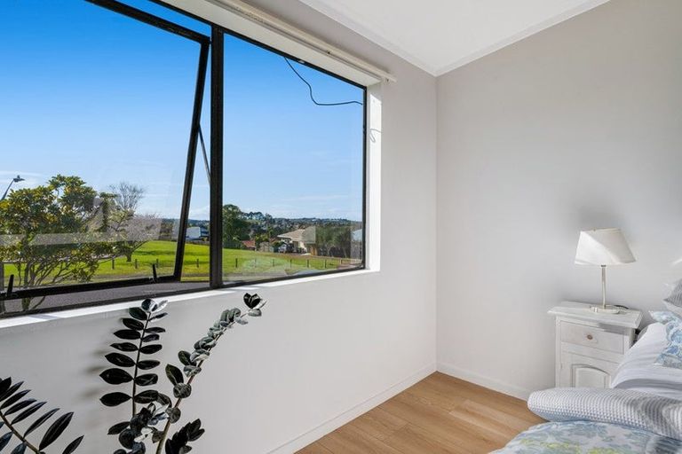 Photo of property in 24 Bronzewing Terrace, Unsworth Heights, Auckland, 0632