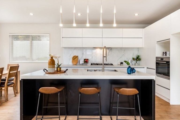 Photo of property in 64 Huntington Park Drive, Greenhithe, Auckland, 0632