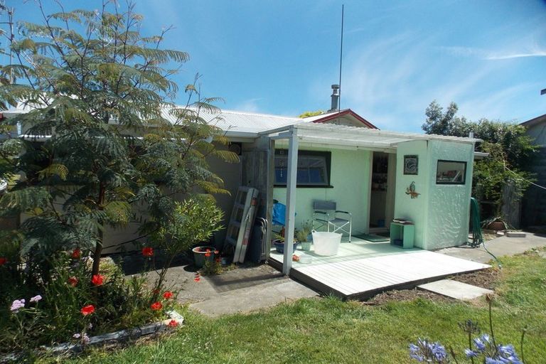 Photo of property in 13 Beach Street, Tangimoana, 4822