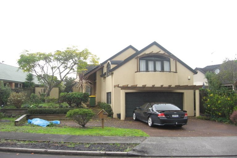 Photo of property in 2/6 Pat O'connor Place, Manurewa, Auckland, 2105