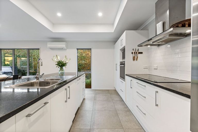 Photo of property in 14 Will Street, Huapai, Kumeu, 0810