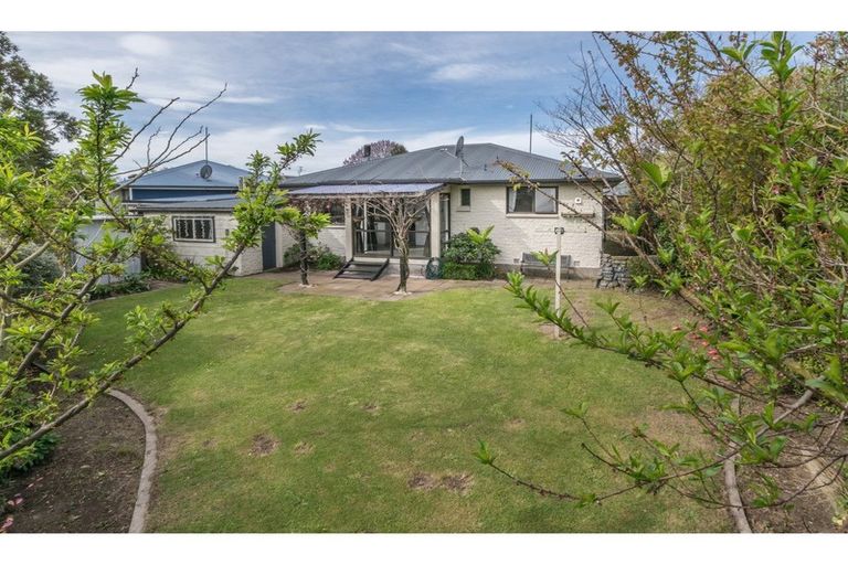 Photo of property in 2/131b Mcfaddens Road, Saint Albans, Christchurch, 8052