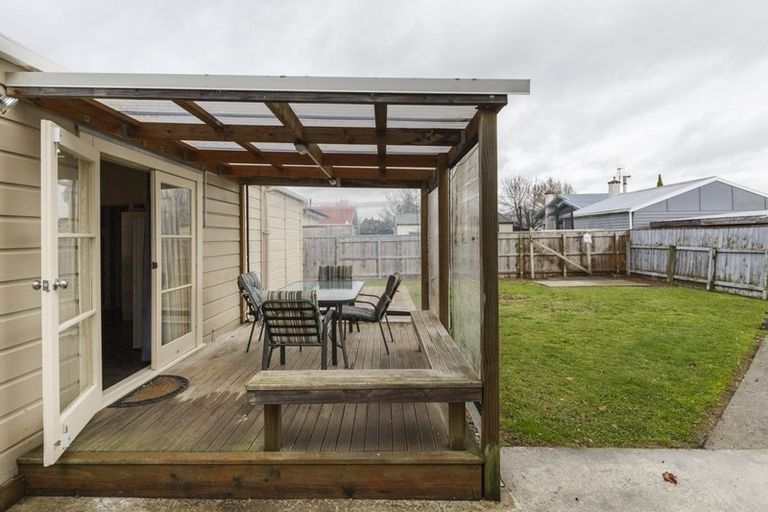 Photo of property in 129 Featherston Street, Palmerston North, 4410