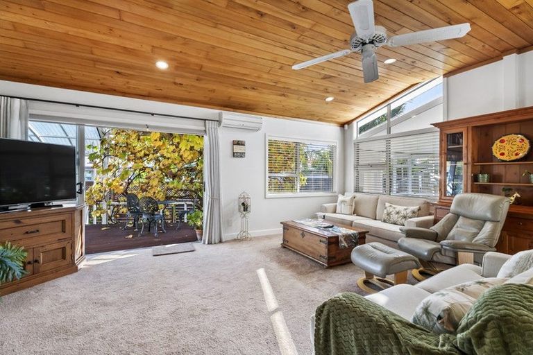 Photo of property in 32 The Circle, Manly, Whangaparaoa, 0930