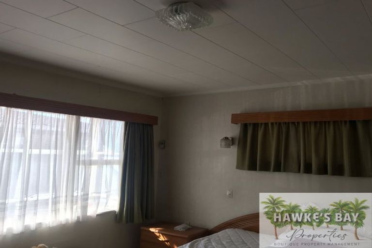 Photo of property in 2/35 Middle Road, Havelock North, 4130