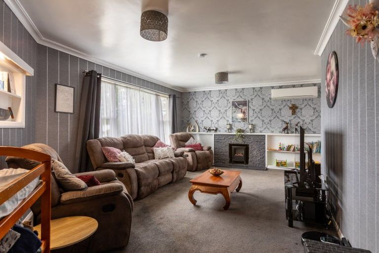 Photo of property in 15 Fox Street, Woodville, 4920