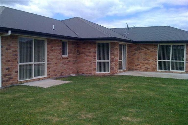 Photo of property in 49 Wiltshire Drive, Huntington, Hamilton, 3210