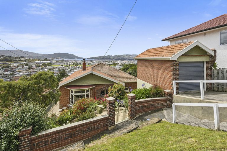 Photo of property in 57 Easther Crescent, Kew, Dunedin, 9012