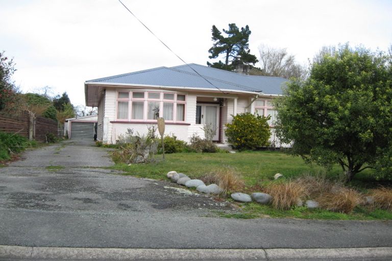 Photo of property in 12 Cromwell Street, Murchison, 7007