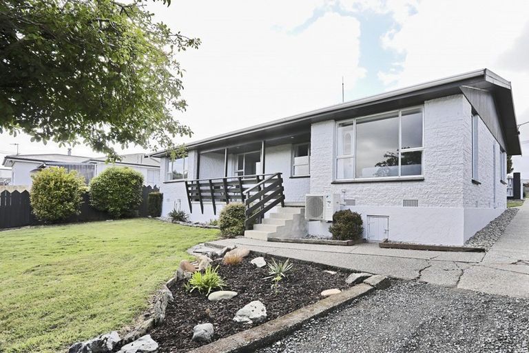 Photo of property in 22 Enniskillen Street, Clifton, Invercargill, 9812