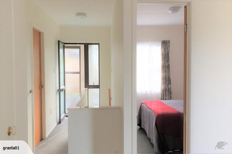 Photo of property in 34 Knights Road, Rothesay Bay, Auckland, 0630