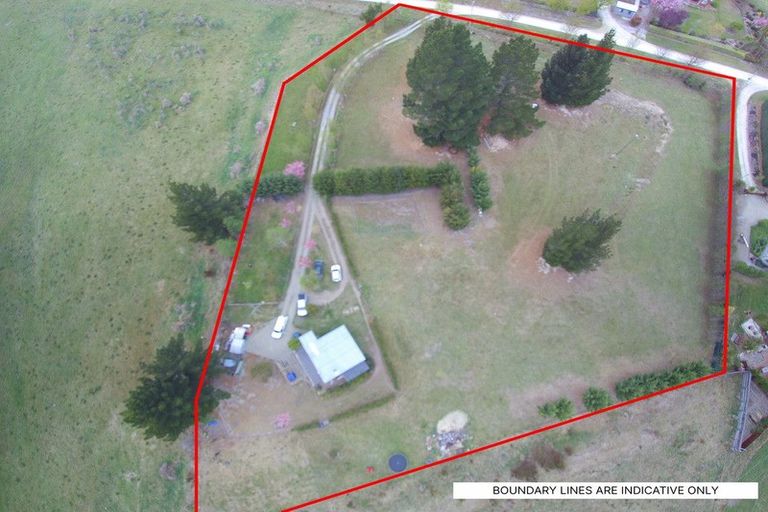 Photo of property in 35 Mclew Road, Inch Valley, Palmerston, 9483