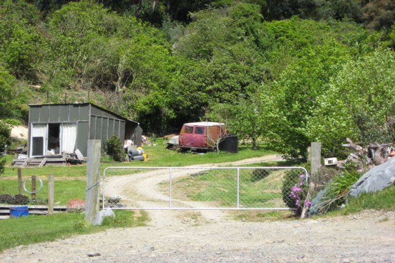 Photo of property in 18 Angle Street, Picton, 7220