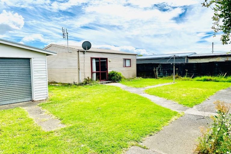 Photo of property in 12 Hokianga Street, Mangere East, Auckland, 2024