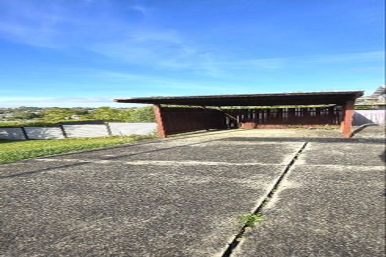 Photo of property in 1/24 Knights Road, Rothesay Bay, Auckland, 0630