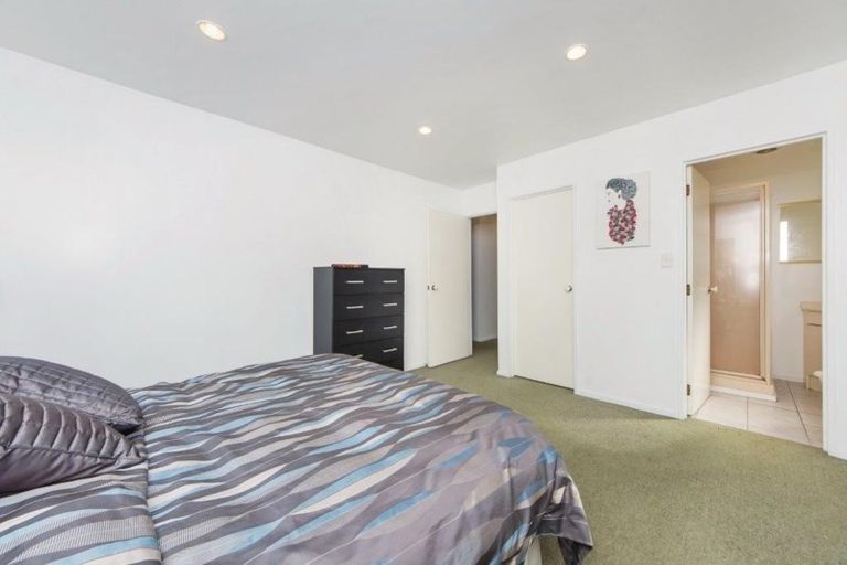 Photo of property in 1b Hindmarsh Street, Henderson, Auckland, 0612