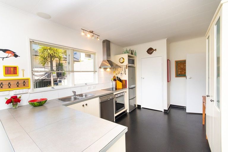 Photo of property in 44 Tauroa Road, Havelock North, 4130