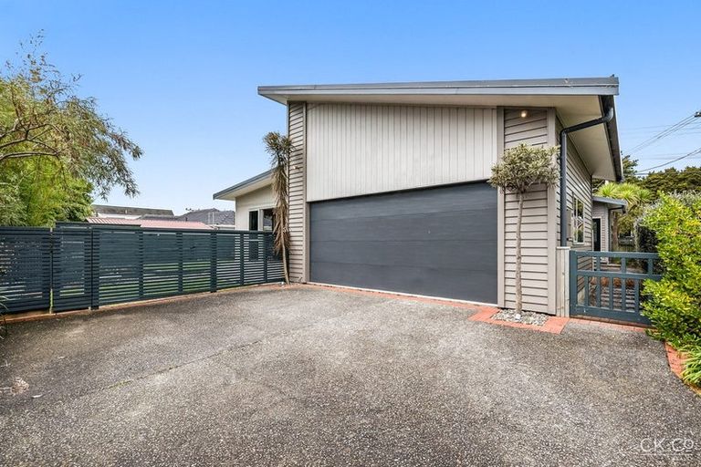 Photo of property in 21 Pempsey Street, Silverstream, Upper Hutt, 5019