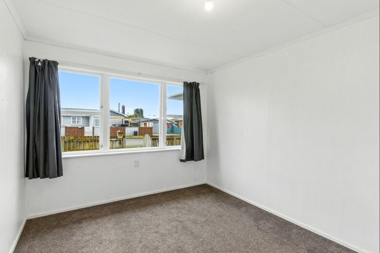 Photo of property in 2 Collingwood Street, Levin, 5510