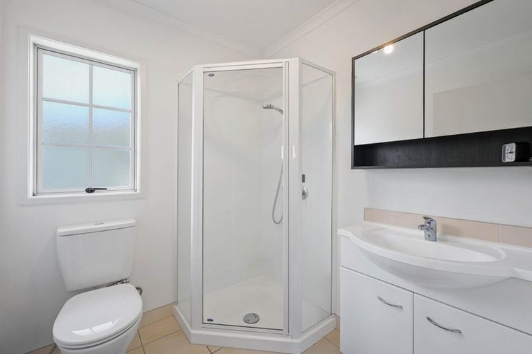 Photo of property in 16 Mulvaney Crescent, Henderson, Auckland, 0612
