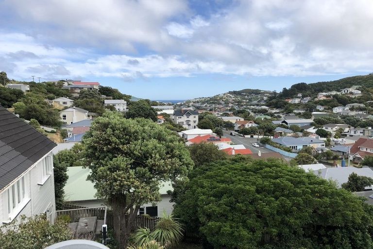 Photo of property in 28 Melbourne Road, Island Bay, Wellington, 6023