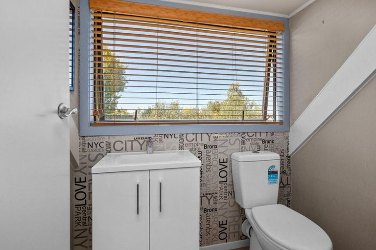 Photo of property in 17 Dunstan Street, Clyde, 9330