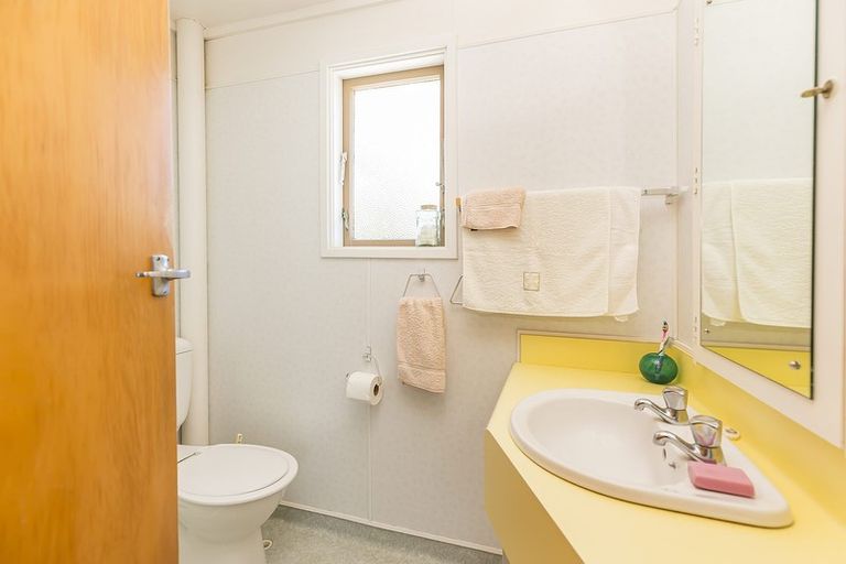 Photo of property in 15 Spinnaker Drive, Whitby, Porirua, 5024