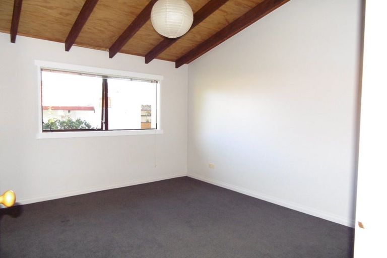 Photo of property in 61 Rhinevale Close, Henderson, Auckland, 0612