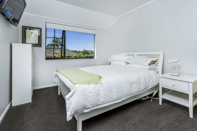 Photo of property in 23 Hugh Green Drive, Pinehill, Auckland, 0632