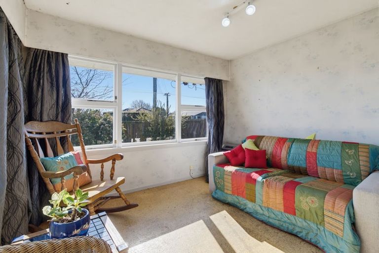 Photo of property in 42 Daniels Road, Redwood, Christchurch, 8051
