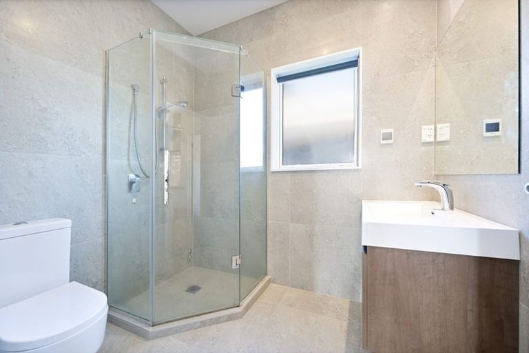 Photo of property in 25 Gilbransen Road, Kumeu, 0810