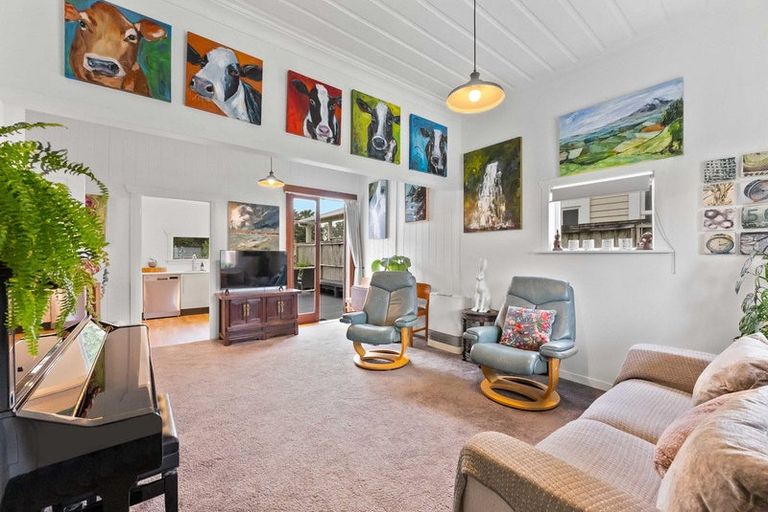 Photo of property in 94 Hine Street, New Plymouth, 4310
