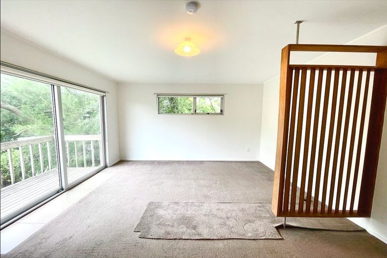 Photo of property in 19 Morriggia Place, Bayview, Auckland, 0629
