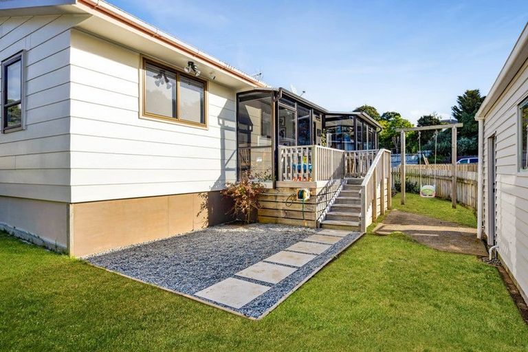 Photo of property in 6a Brixham Place, Merrilands, New Plymouth, 4312