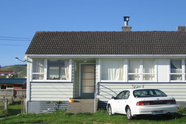 Photo of property in 14a-b Fantame Street, Cannons Creek, Porirua, 5024